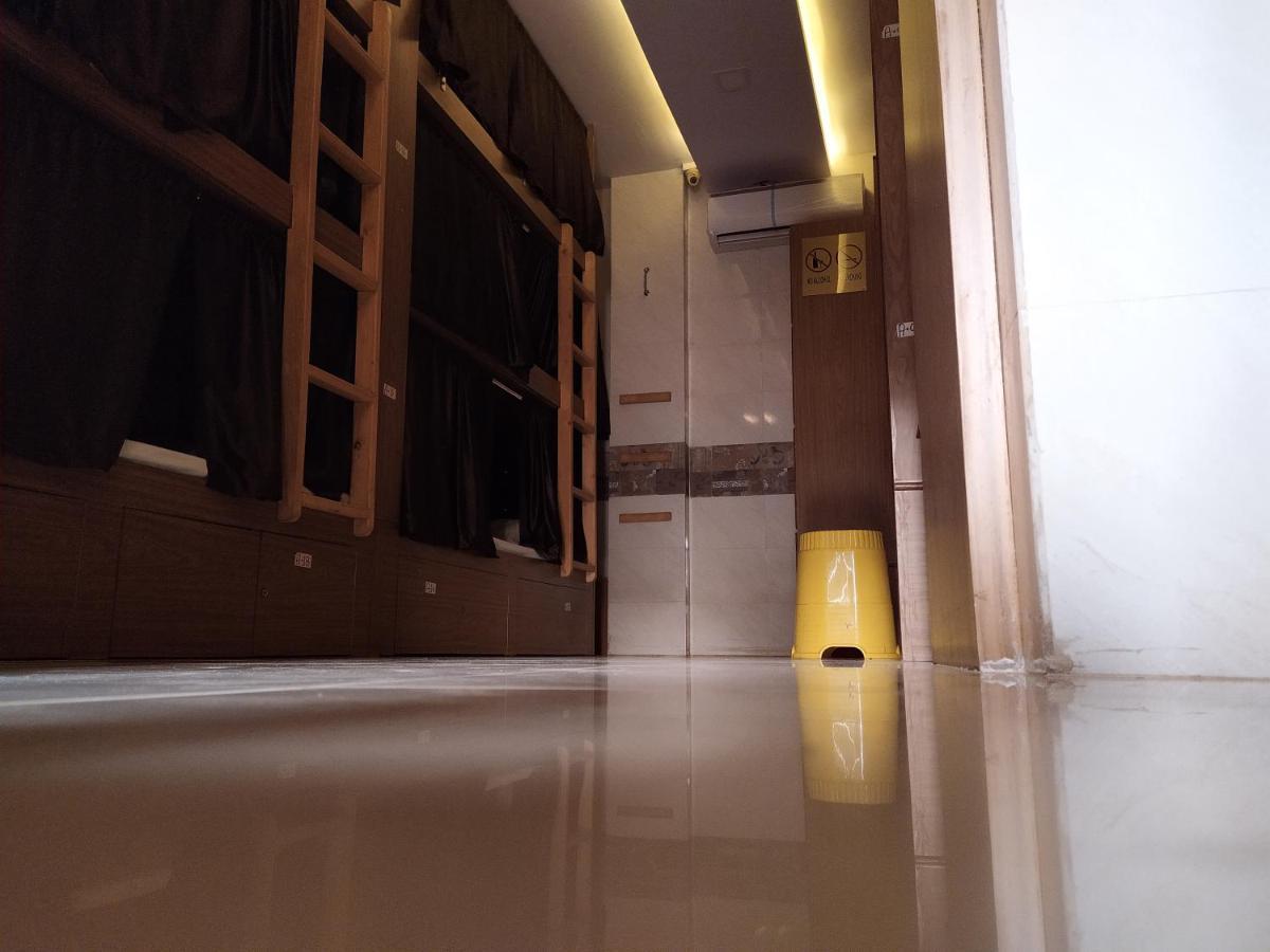 Super Dormitory Ac Deluxe Mumbai Exterior foto